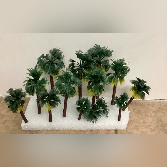 Variety Of Rainforest Palm Tree Set - Picture 11 of 16